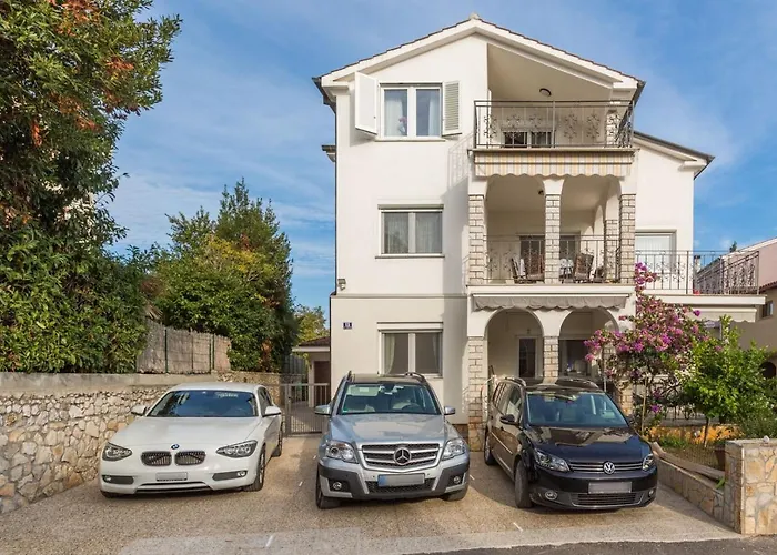 Elegant Two-bedroom With Terrace In Διαμέρισμα Ρόβινι